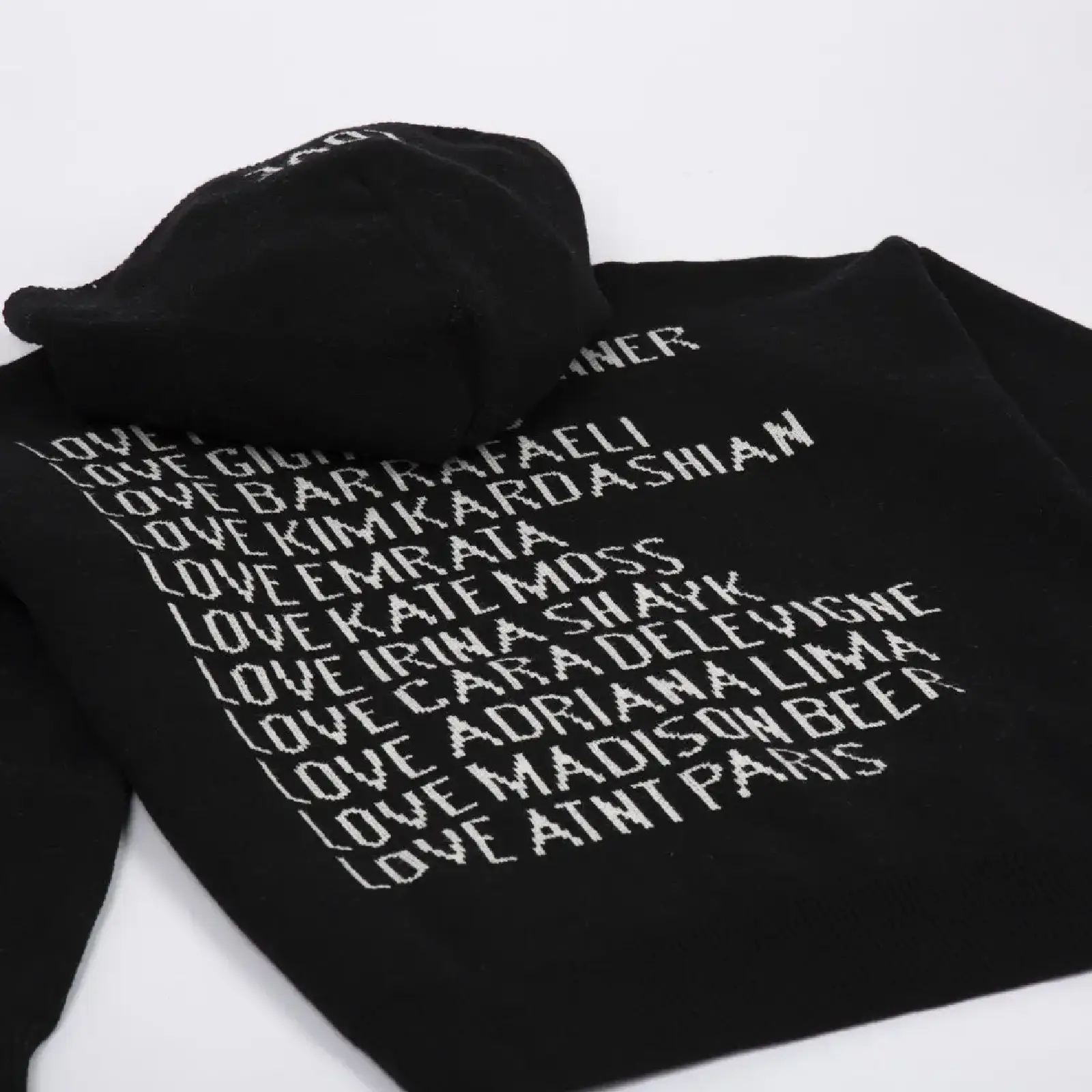 Pull Noir Love Aspect Cachemire (4) Pull Noir Love Aspect Cachemire (4)